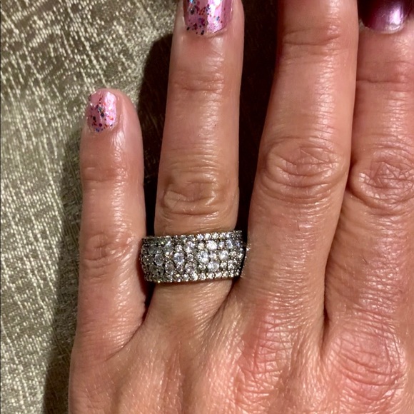 Eternity Band Encrusted w/ Crystal Topaz Size 7.5 - Picture 2 of 8